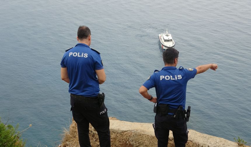 Antalya falezlerinde yardım çığlığı