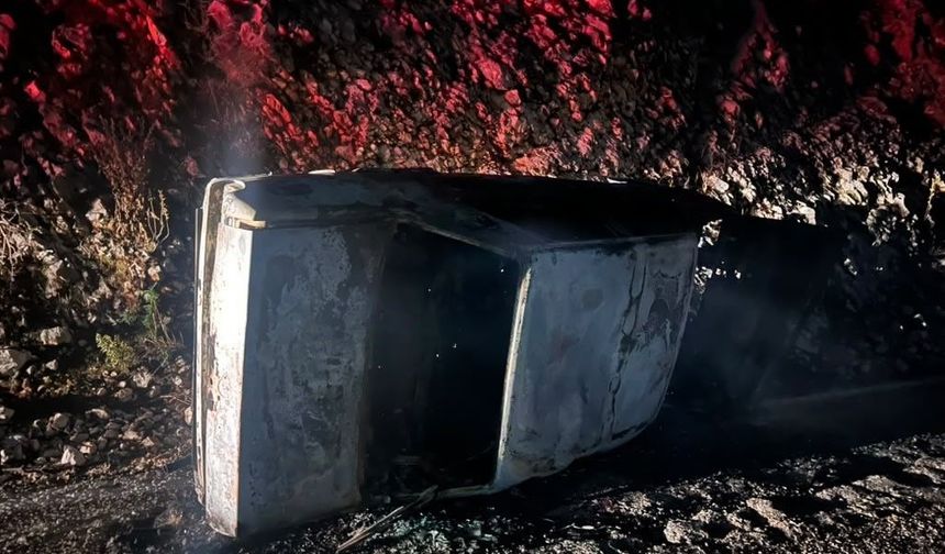 Antalya'da araç devrildi: Sürücü öldü!