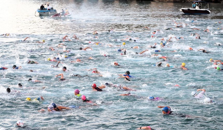 Alanya Triatlonu coşkuyla tamamlandı