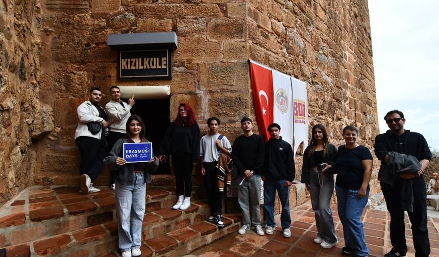 Kızılkule'de sanat şöleni: 800 yıllık etkinlikte buluştular